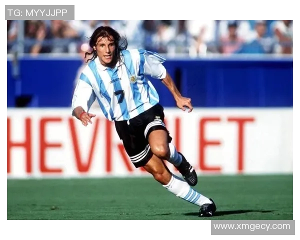 历代足球巨星风采回顾与影响力分析 历代足球巨星风采回顾与影响力分析